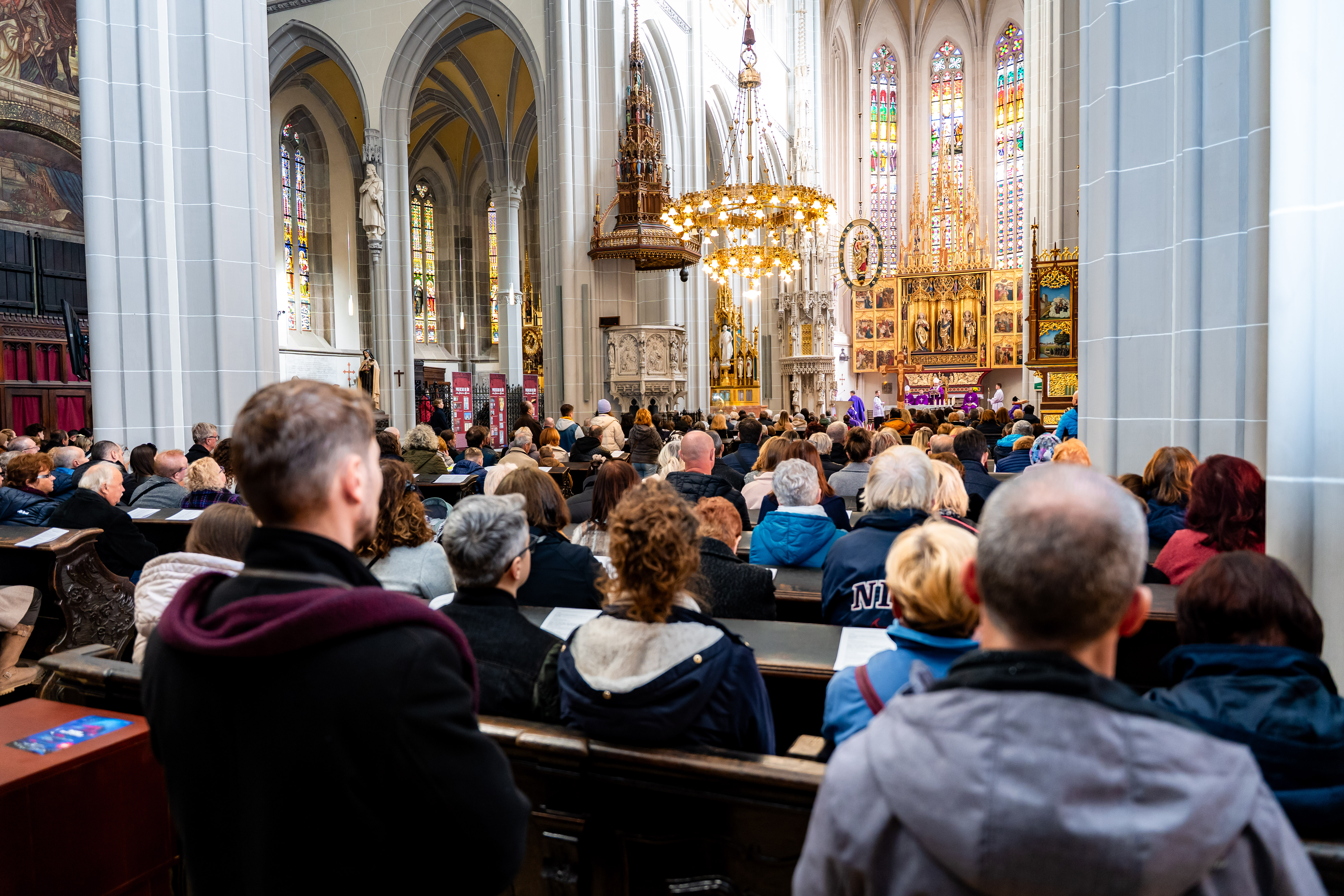 Sv. omsa za zosnulych biskupov a knazov kosickej arcidiecezy -13
